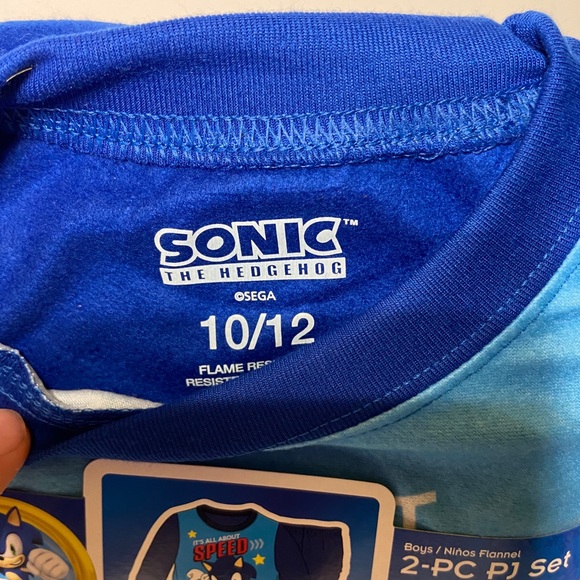Sonic the Hedgehog Pajama Set - Picture 4 of 7